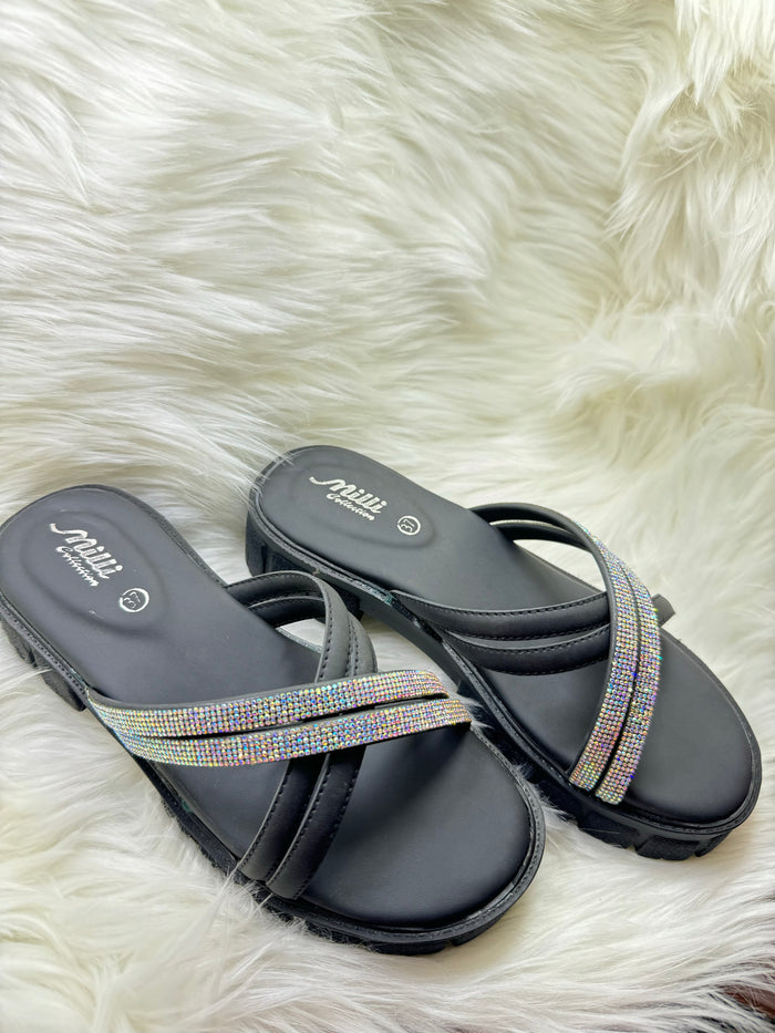 Effortless style, Everyday Comfort-black slipper